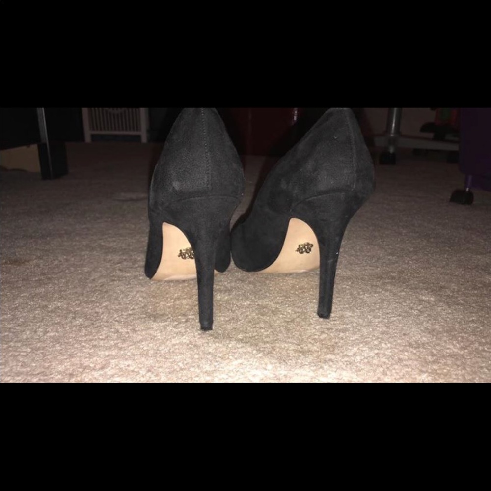 Black Pumps Heels - Picture 2 of 2